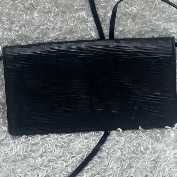 Louis Vuitton Honfleur Handbag Epi Leather - Picture 3 of 16